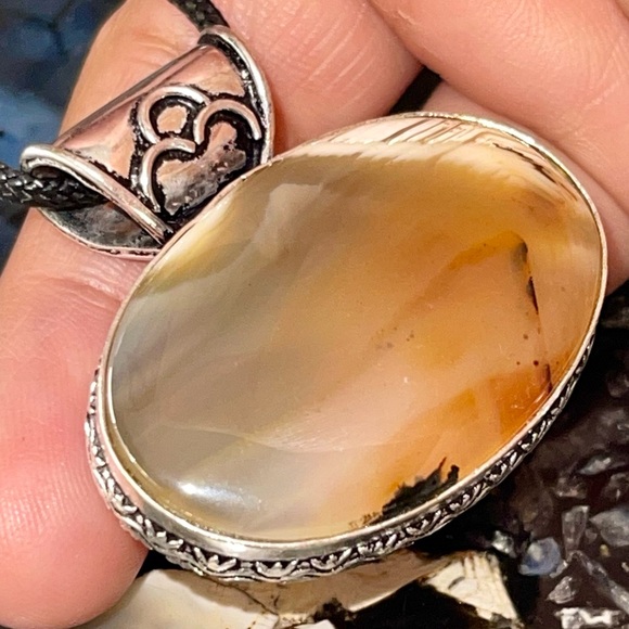 Montana Fire Agate Pendant 1 1/2”x 1 1/2” - Picture 4 of 17